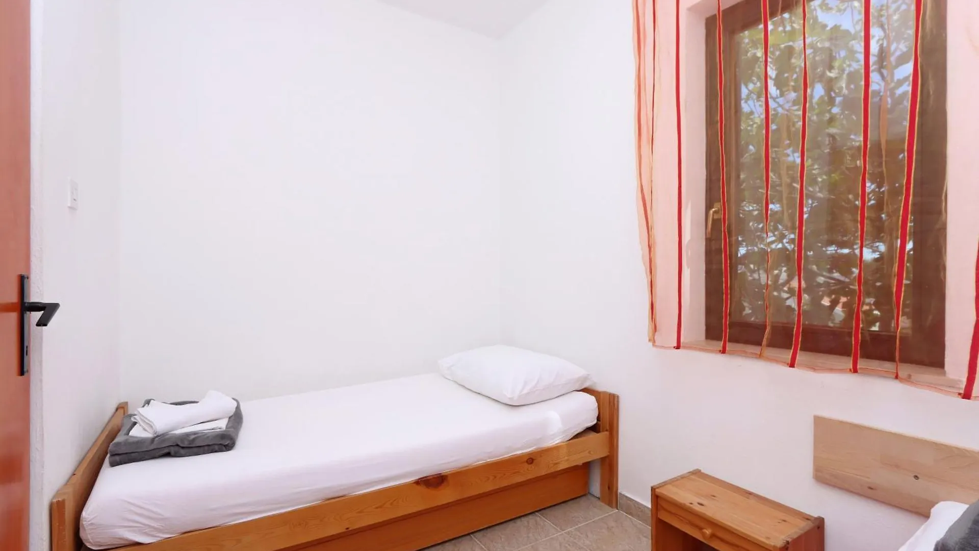 Apartments With A Parking Space Pag - 18345 Pag Town